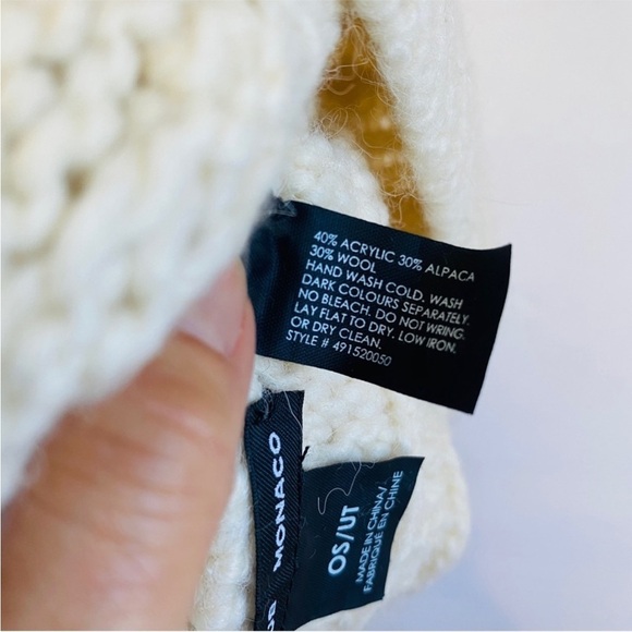 Club Monaco alpaca wool blend cable knit hat main image 3
